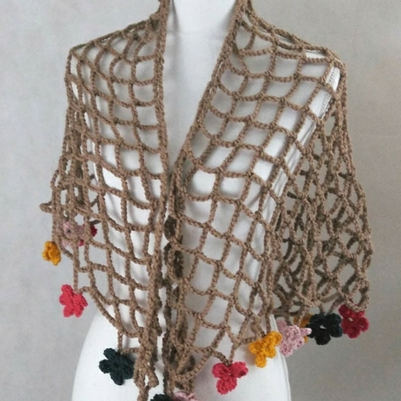 🌸 SOLD Wrap, Poncho, Handmade, Lace,Flowers - Picture 4 of 4